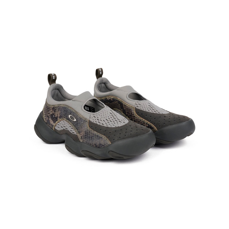 BRAIN DEAD X OAKLEY FACTORY TEAM PYTHON FLESH SANDAL | 蝦皮購物