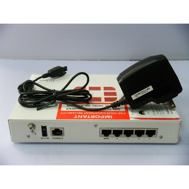 Fortinet Fortigate 30E UTM Firewall 授權至/24/25含原廠電源 Fortinet Fortigate 30E UTM Firewall 授權至/24/25含原廠電源