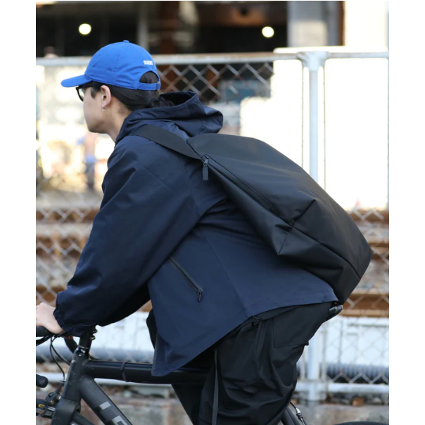 meltum NYLON MESSENGER BAG / 簡約防水尼龍郵差包| 蝦皮購物