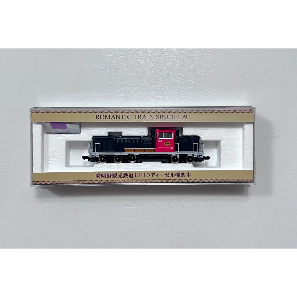 TOMIX 嵯峨野観光鉄道DE10形柴油機關車(1104号機)開業25周年 TOMIX 嵯峨野観光鉄道DE10形柴油機關車(1104号機)開業25周年