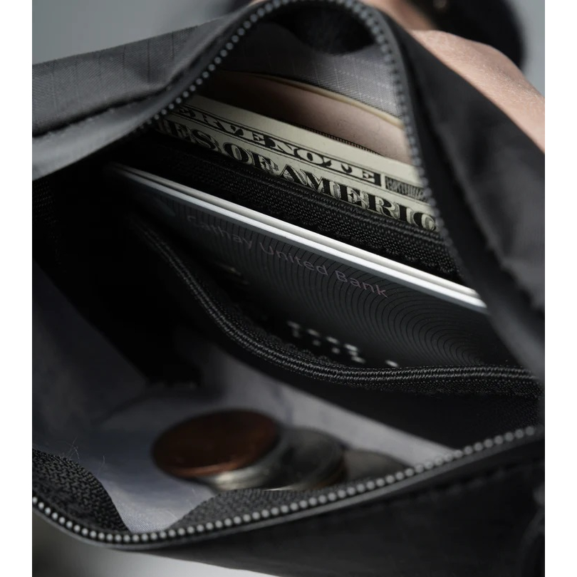 AC-B03 | MINI POUCH – SEALSON