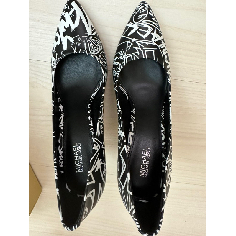 Michael kors claire graffiti pump outlet