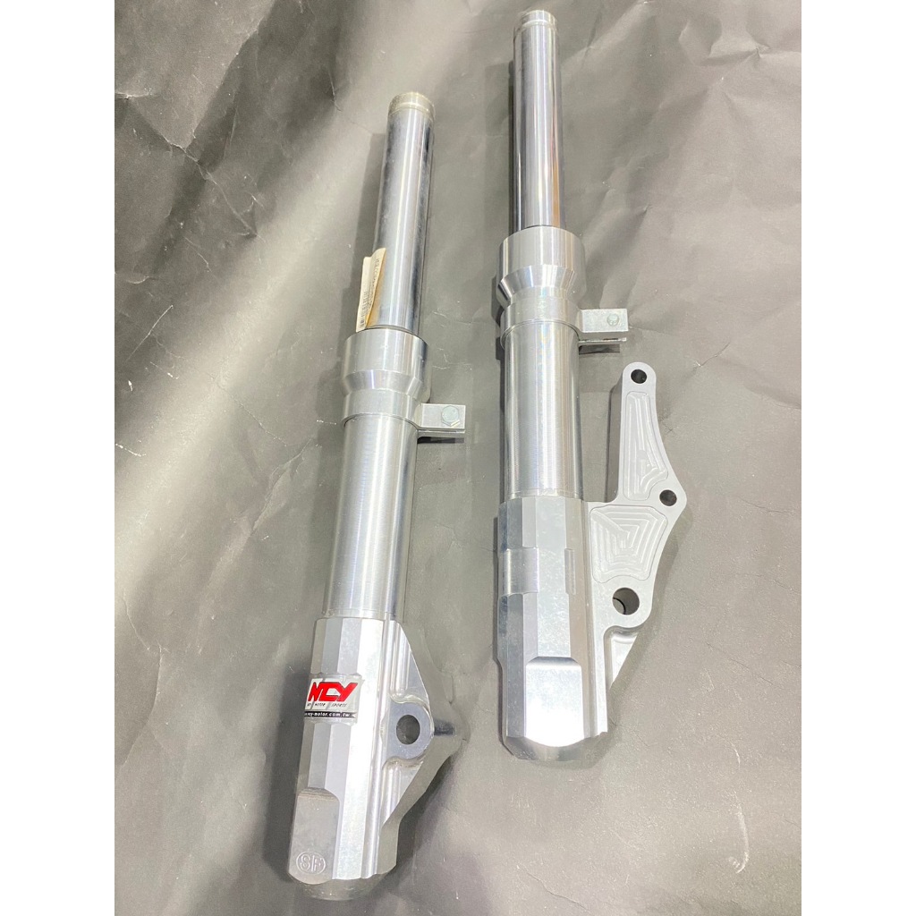 葳葳精品】~惜福品~G5(125/150 10吋/12吋原廠/對四右卡鉗) 31芯CNC鋁合金前叉/前避震器| 蝦皮購物