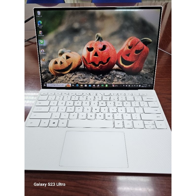 超美品]DELL XPS13 i7/16GB/512GB SSD/4K有機EL-