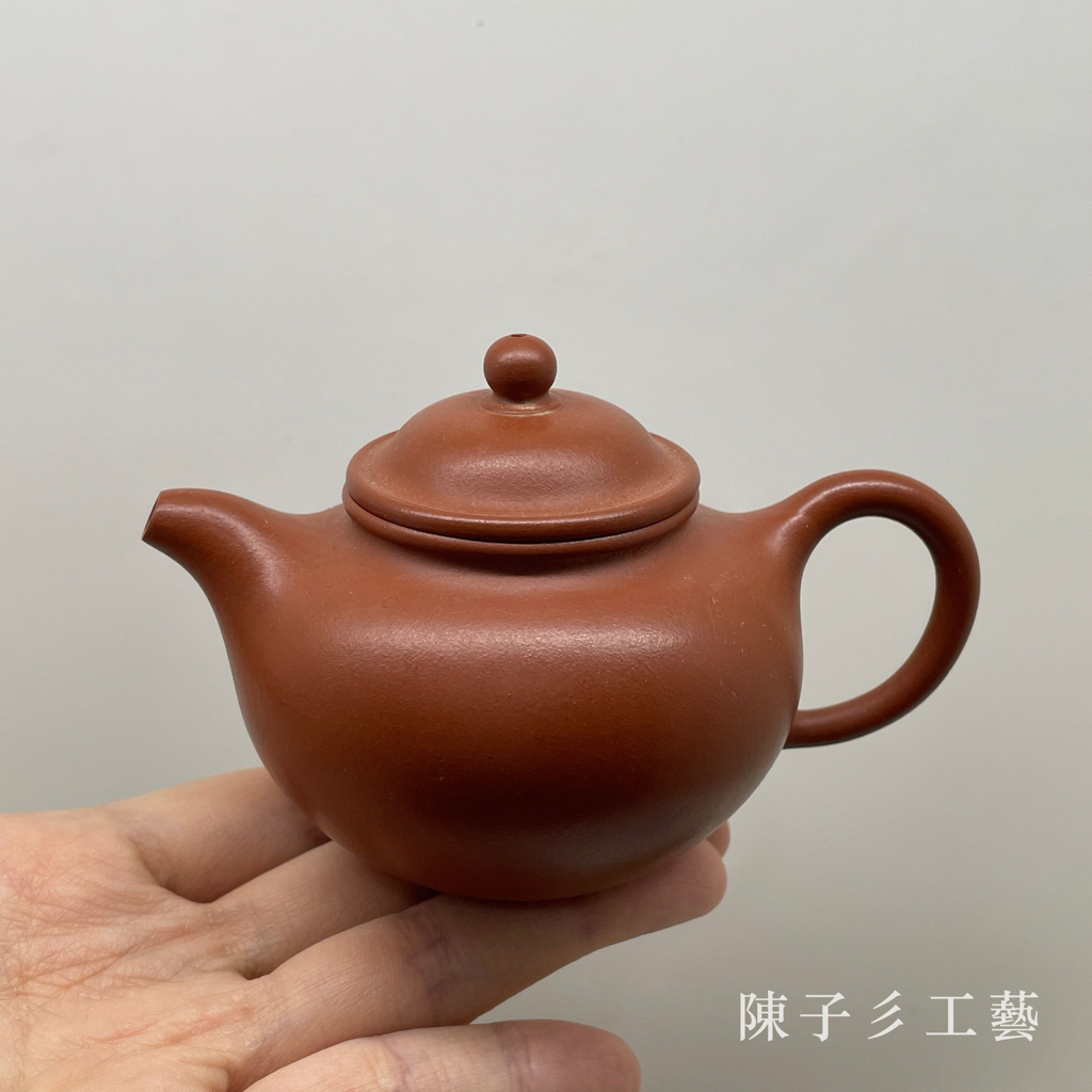 大人気新品  朱泥急須 白玉山居 孟臣 黒塗り箱付き （朱泥急須 白玉山居 孟臣 施釉陶