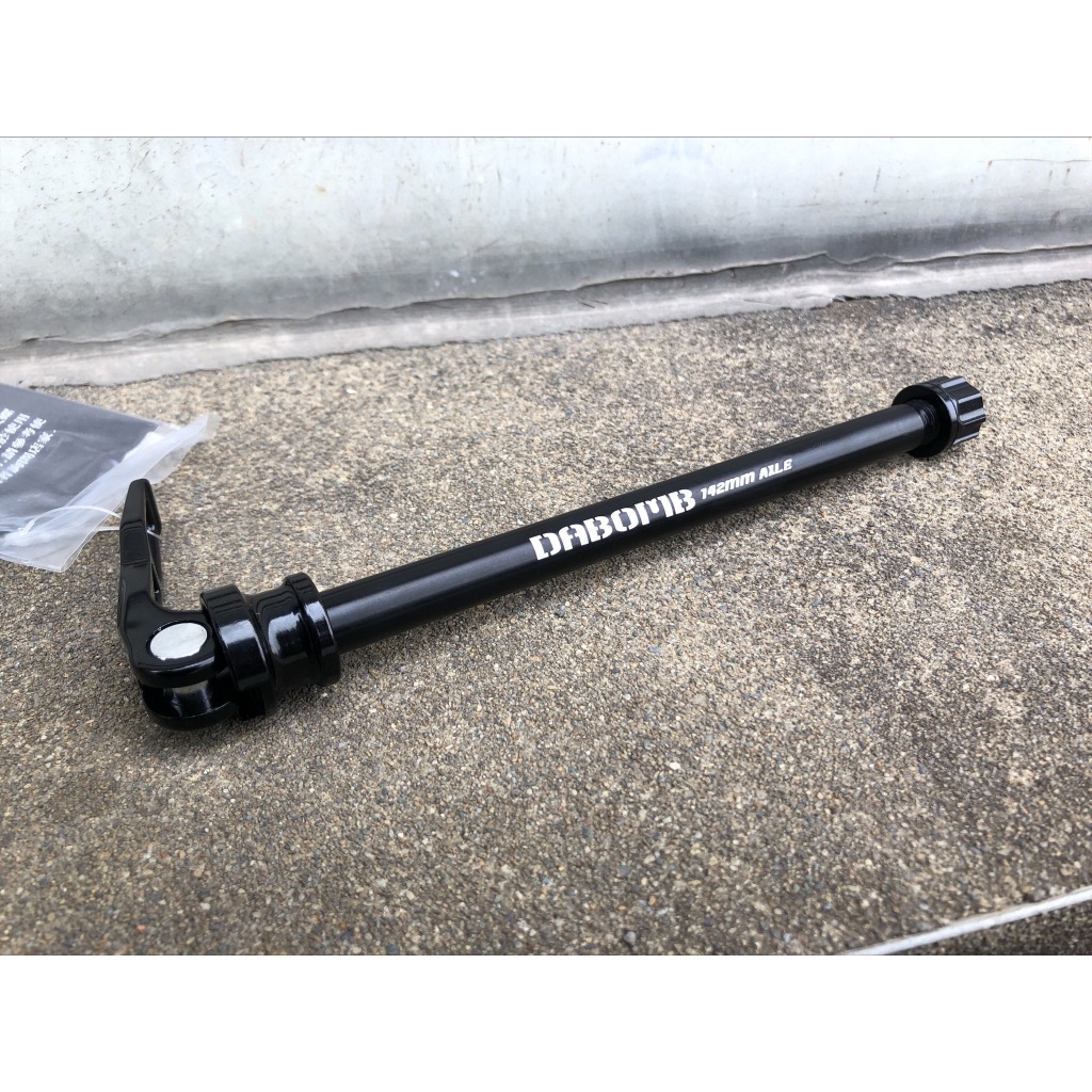 單車35廠 》DA BOMB R-142 QR THRU AXLE／後軸心／快拆軸心 | 蝦皮購物