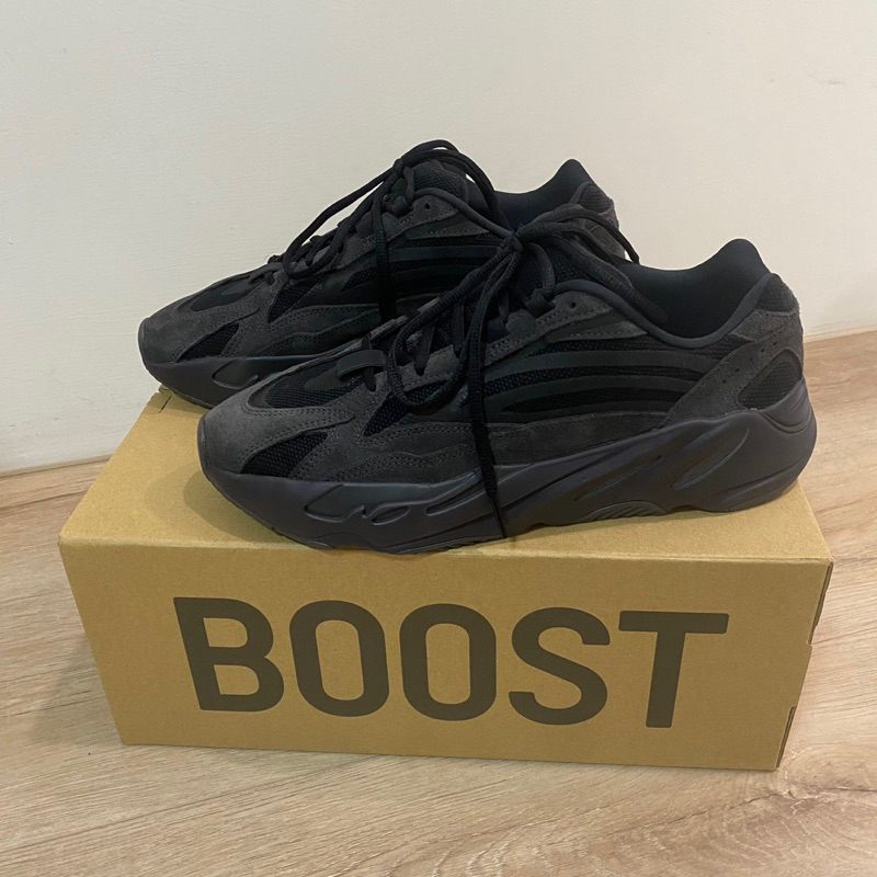 Triple black yeezy hot sale 700 v2