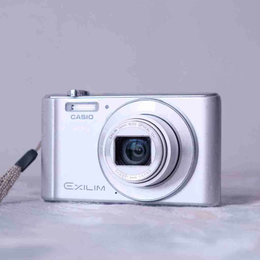 Casio Exilim Zoom EX-ZS240 早期CCD 數位相機(12倍光學變焦美肌