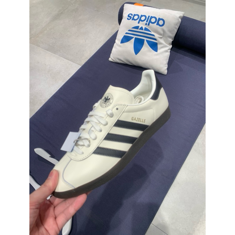 ADIDAS GAZELLE 米白 黑 德國 復古 休閒鞋 男女 ID3719 | 蝦皮購物