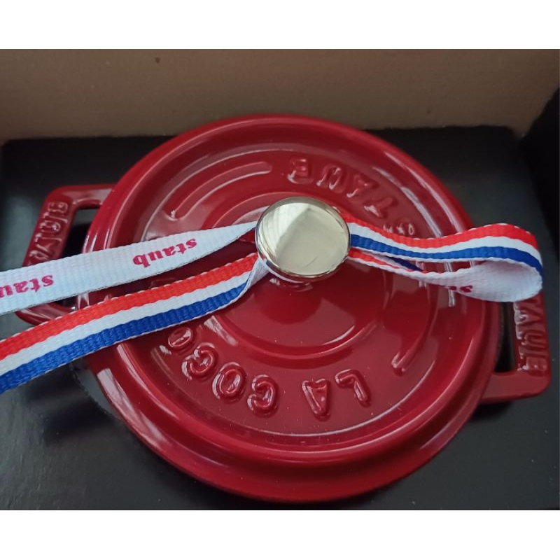 🇫🇷staub日本限定 小雞鍋 亞麻14圓鍋 尤加利,松露白日暮粉 石榴,薄荷綠,礦石藍,波爾多10公分 值得收藏 🇫🇷staub日本限定 小雞鍋 亞麻14圓鍋 尤加利,松露白日暮粉 石榴,薄荷綠,礦石藍,波爾多10公分 值得收藏