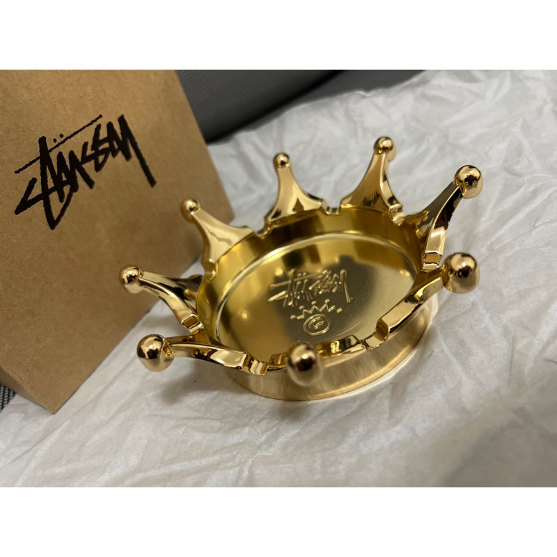STÜSSY CROWN ASHTRAY 皇冠👑不鏽鋼煙灰缸🚬 STUSSY 黃金色黃銅不鏽鋼