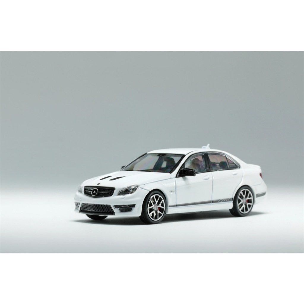 新品 KING MODEL 1/64 メルセデス ベンツ Mercedes Benz C63 新品 KING MODEL 1/64 メルセデス ベンツ Mercedes Benz C63