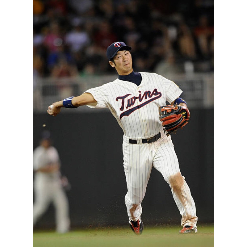全新附吊牌MLB 代購短T 背號T 西岡剛NISHIOKA 明尼蘇達雙城電繡球衣