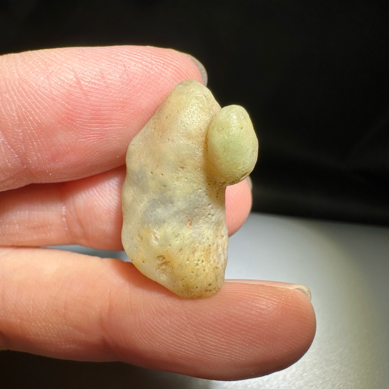 阿拉善。蒙古。戈壁石。戈壁瑪瑙。眼睛石花眼瑪瑙。糖心瑪瑙。筋