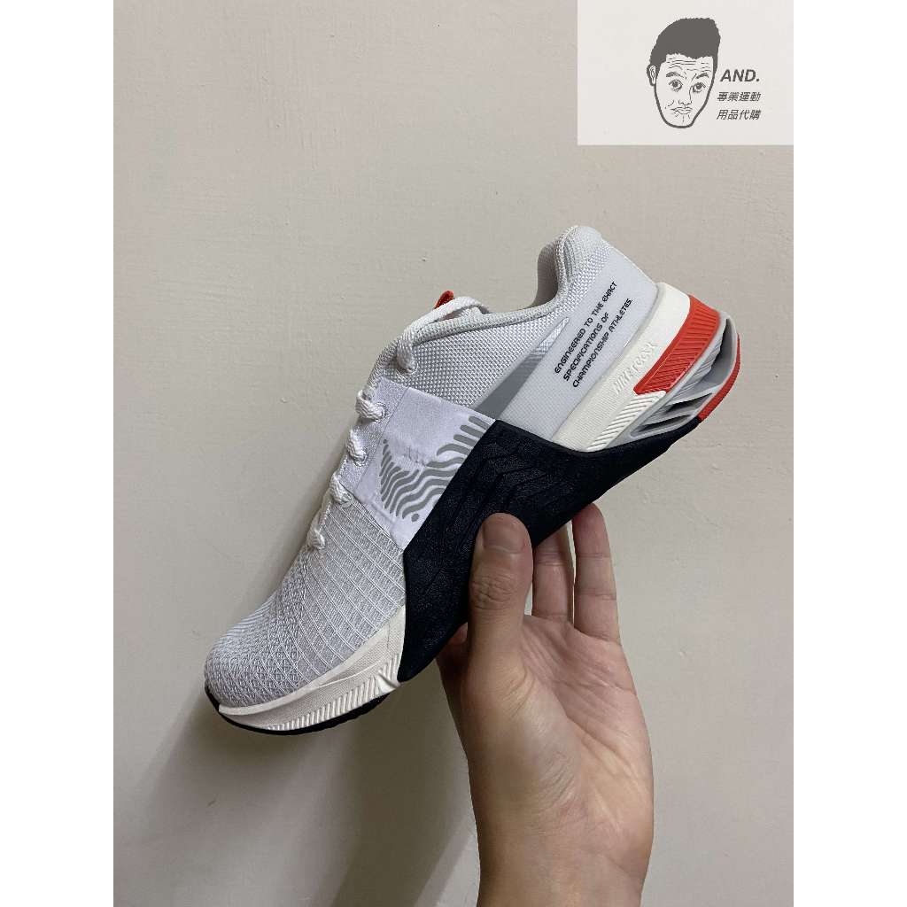 AND. NIKE W METCON 8 DO9327 102