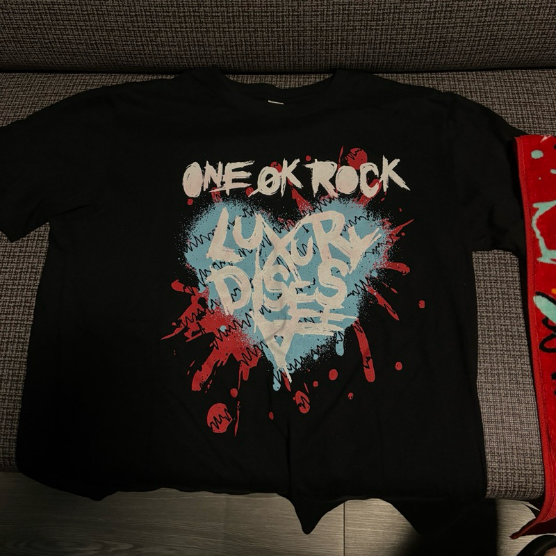 One Ok Rock 演唱會毛巾+T-shirt 2023 luxury disease | 蝦皮購物