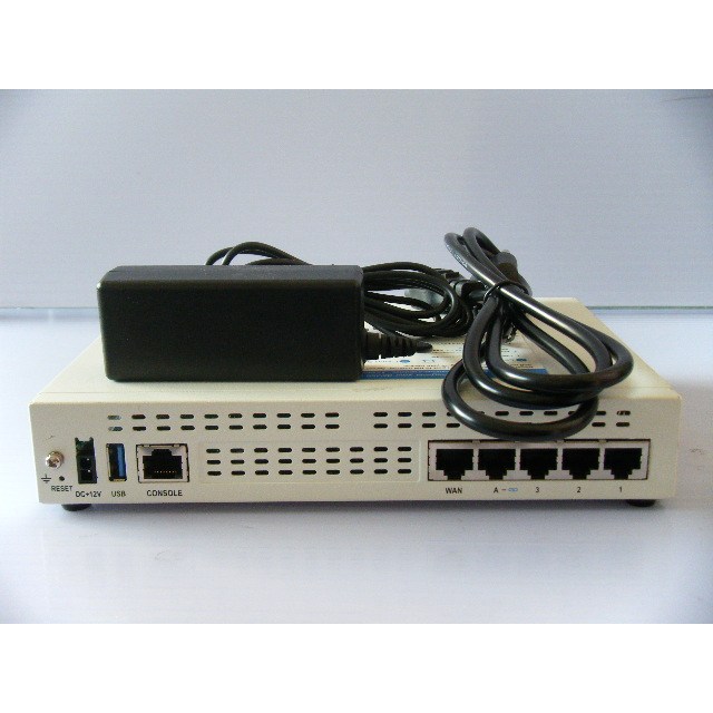 Fortinet Fortigate 40F FG-40F 授權至2026/2029 UTM Firewall附 Fortinet Fortigate 40F FG-40F 授權至2026/2029 UTM Firewall附