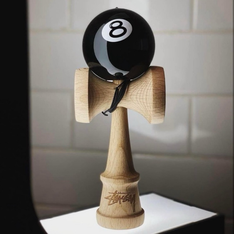 【Chaos_SEL】STUSSY 2021S/S 8 BALL KENDAMA 經典黑八撞球造型 木製劍玉