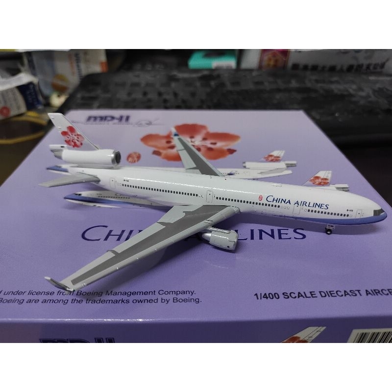 1/400 蒸し暑い jc wings MD-11 中華航空