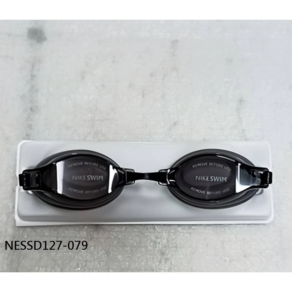 NIKE NESSD127 CHROME 訓練型鏡面泳鏡：讓每一趟水中旅程都擁有專業級的清晰視野！