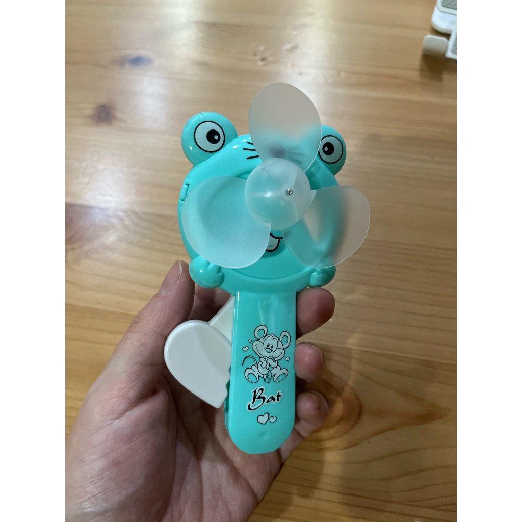 二手 近全新 手壓風扇 手動小電扇 手動風扇 有力強風 | 蝦皮購物