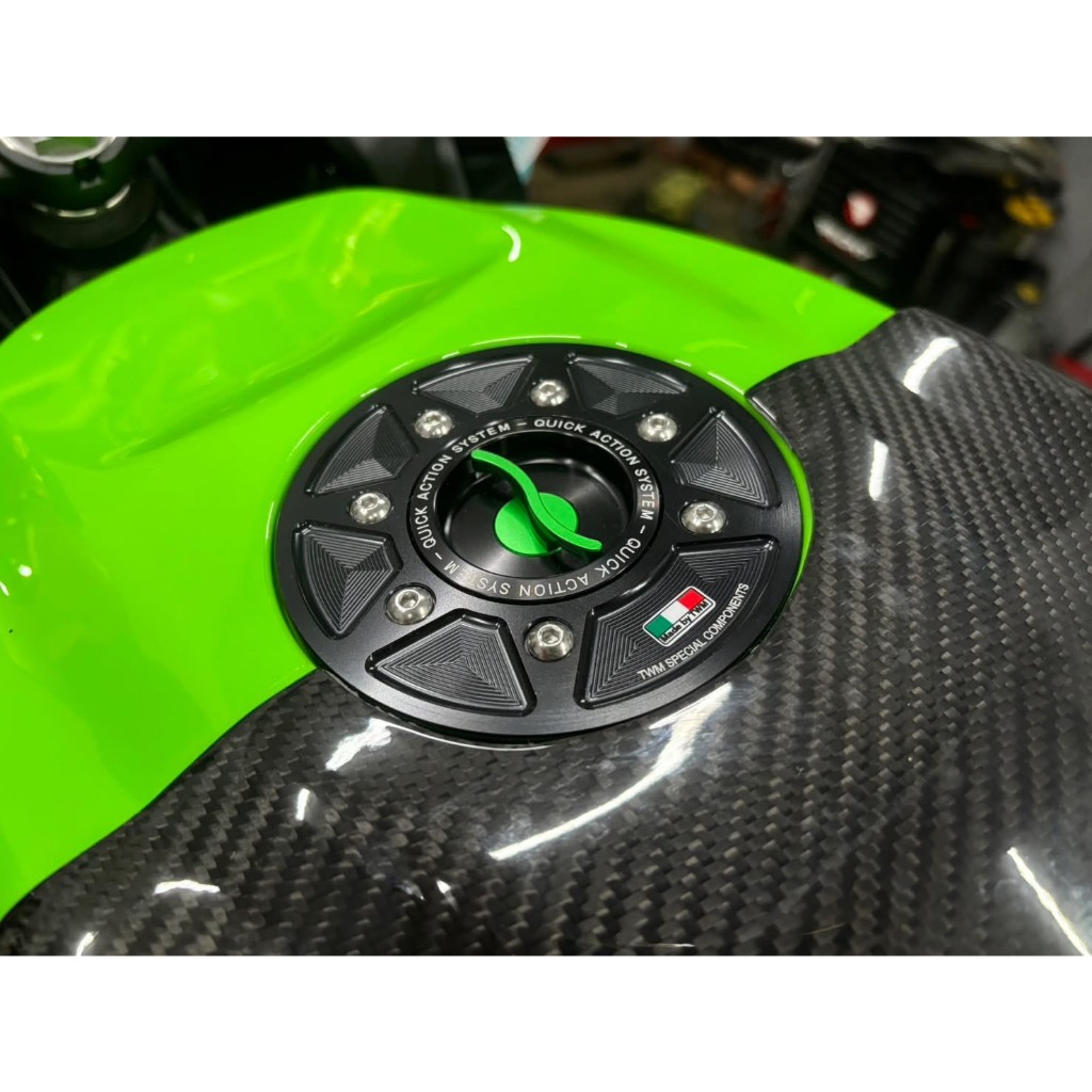 泰格重車】TWM Kawasaki 快拆油箱蓋ZX4RR ZX6R ZX10R NINJA400 Z900