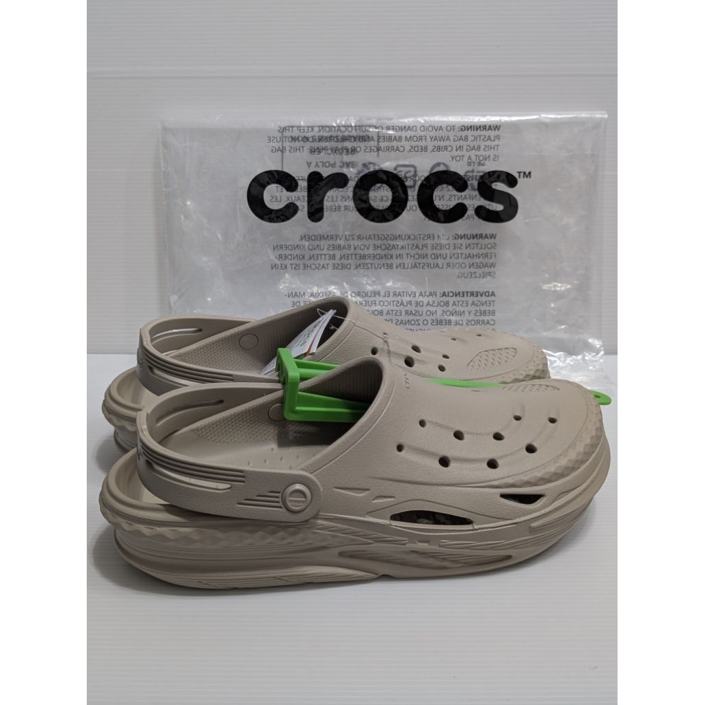 『BAN'S SHOP』Crocs 卡駱馳 (中性鞋) 電波克駱格 洞洞鞋 卡其色 全新 男鞋 | 蝦皮購物