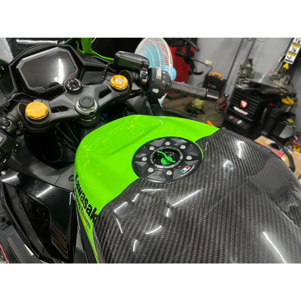 泰格重車】TWM Kawasaki 快拆油箱蓋ZX4RR ZX6R ZX10R NINJA400 Z900