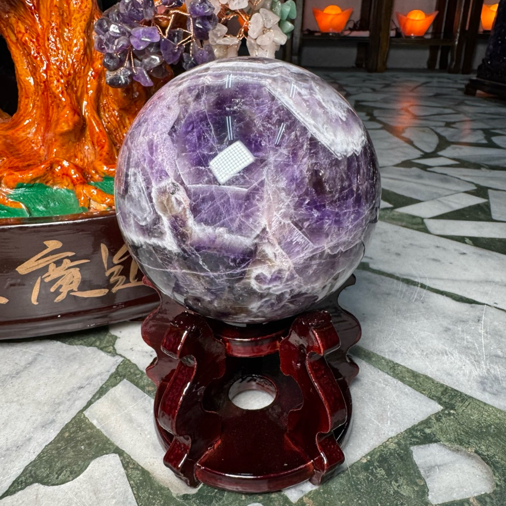 天然水晶37號1730公克直徑11公分🔮天然雪花紋頂級虎牙紫水晶球夢幻虎牙