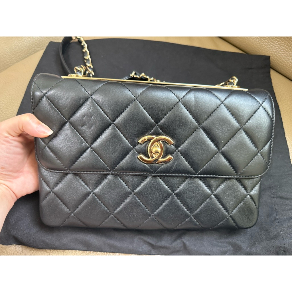 近全新 Chanel frendy CC 小羊皮肩背包/經典黑 | 蝦皮購物