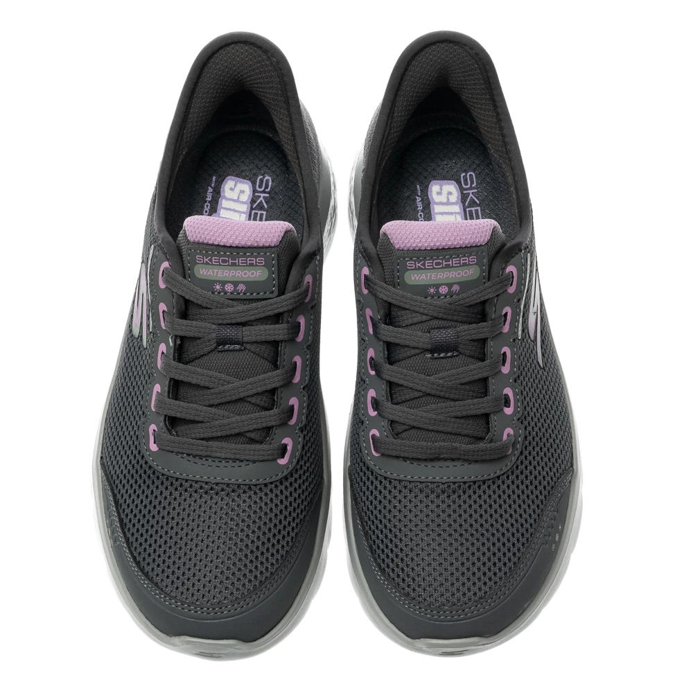 免動手一秒踩入,雨天暴走雙腳依然乾爽——SKECHERS 124846CCLV 防水瞬穿健走鞋深度評測