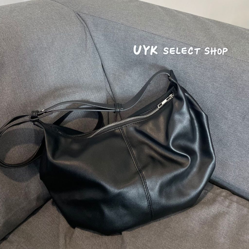 UYK 】預購熱銷🔥韓系質感皮革包 半月形水餃包 包包 側背包 肩背包 | 蝦皮購物