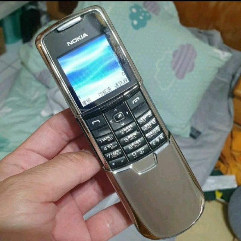 出清經典收藏Nokia 8800 初代不銹鋼滑蓋可開機外觀95成新收藏用附原廠