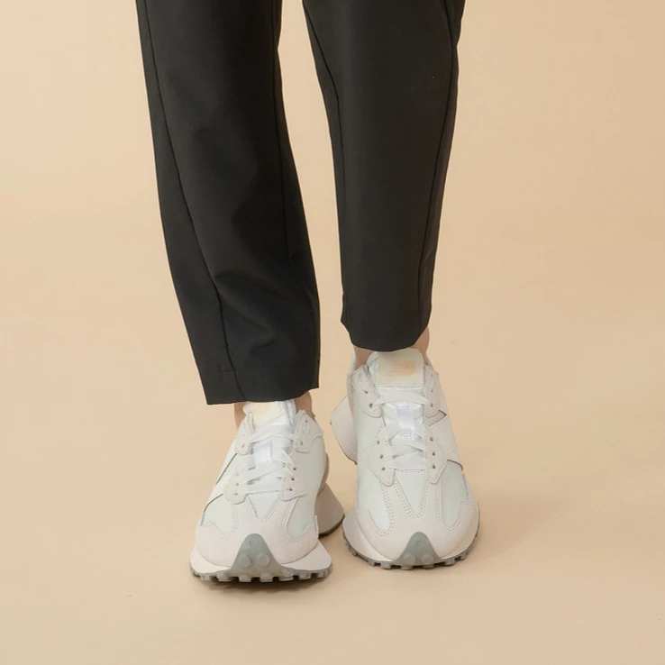 溫柔小姐姐的仙氣神鞋！New Balance WS327MT 海鹽灰復古休閒鞋深度推薦
