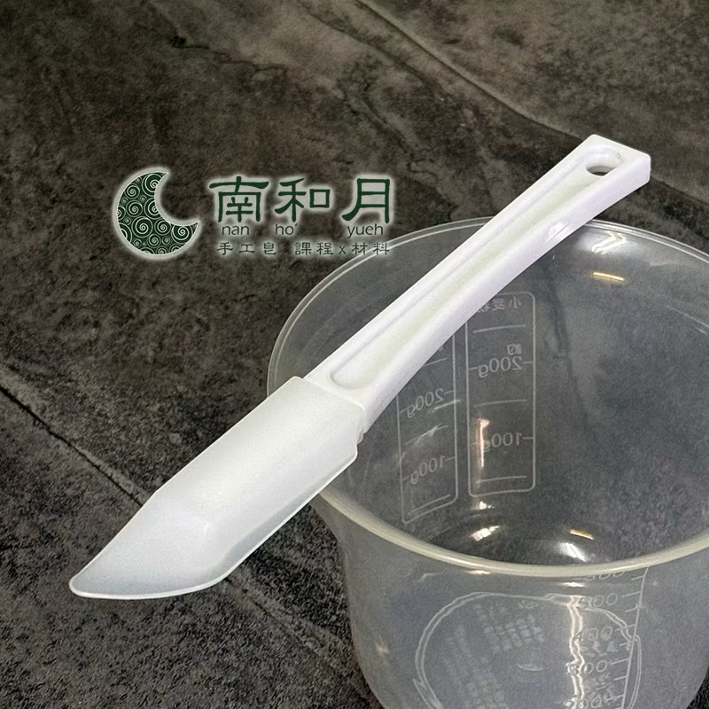 現貨🔜 🌜南和月🌛優質矽膠小刮刀 半透明質感刮刀 亦可用於食品 | 蝦皮購物