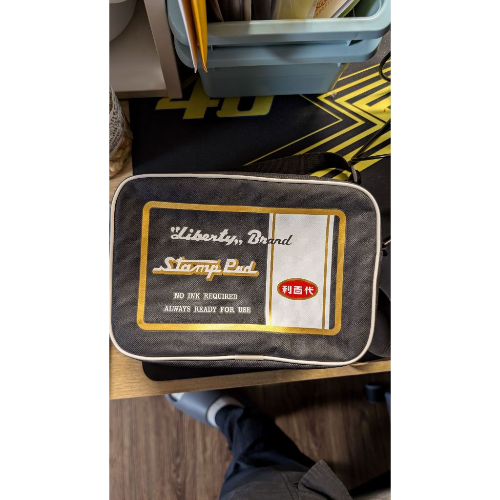 利百代 文創商品 側背包 黑色 印台 | 蝦皮購物