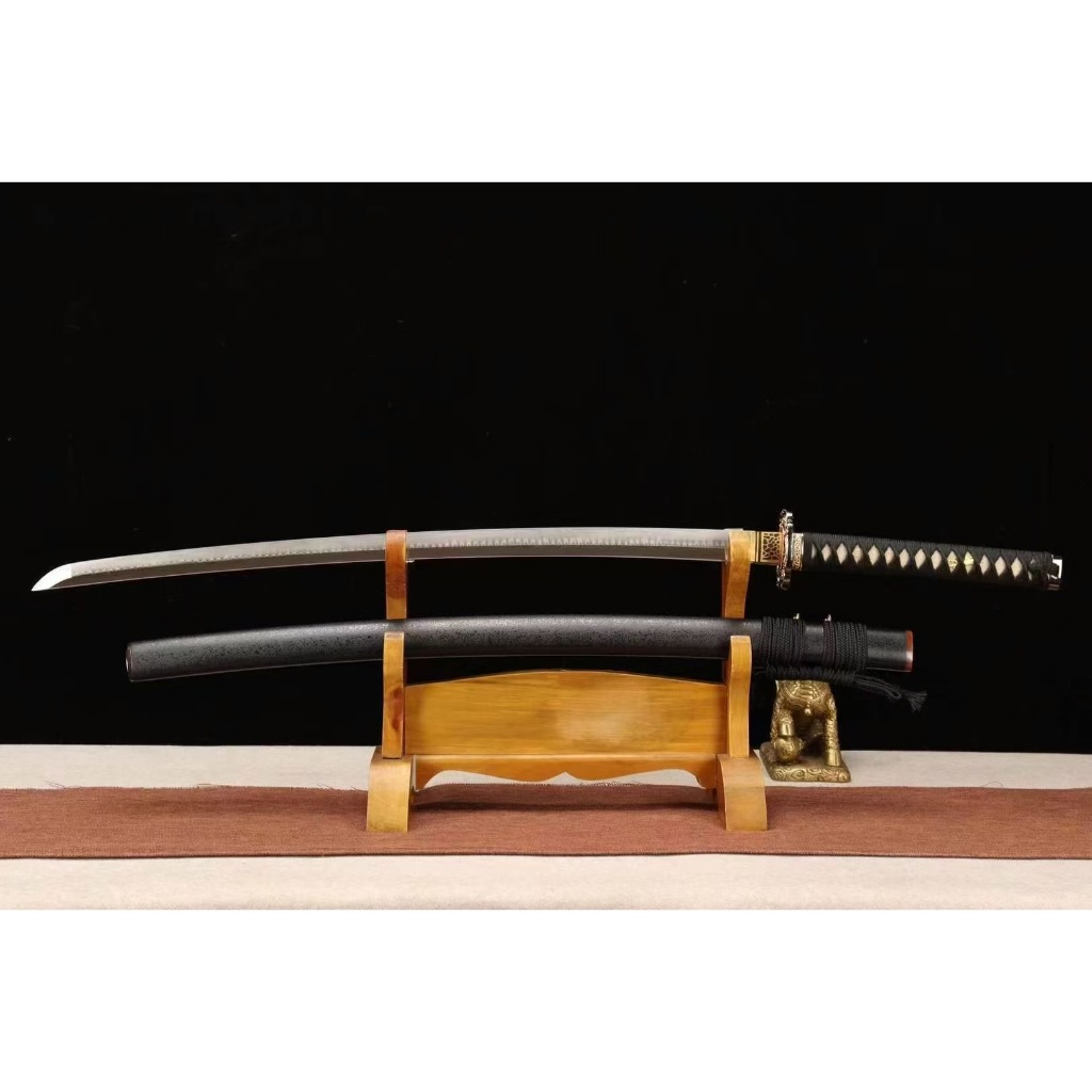 【高端系列】1095燒刃地黑刃白研磨武士刀《圖騰》日本刀 肋差 居合刀 Katana 打刀 武士刃 日式刀 太刀 未開刃 | 蝦皮購物