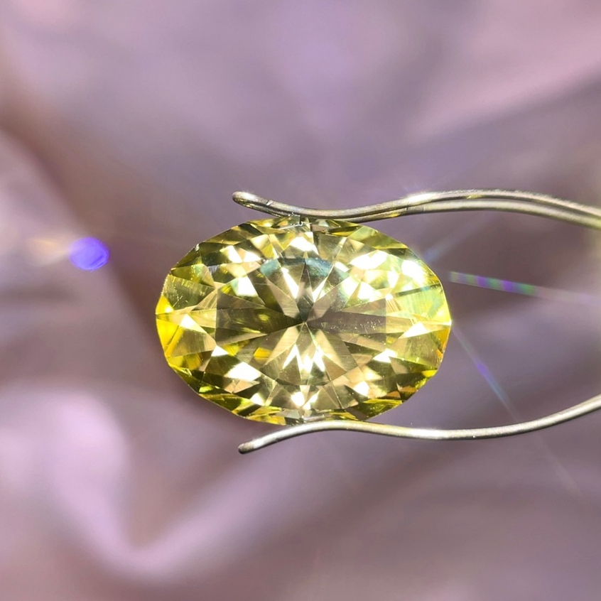 天然淡黃色方柱石(Scapolite)裸石13.15ct [基隆克拉多色石] | 蝦皮購物