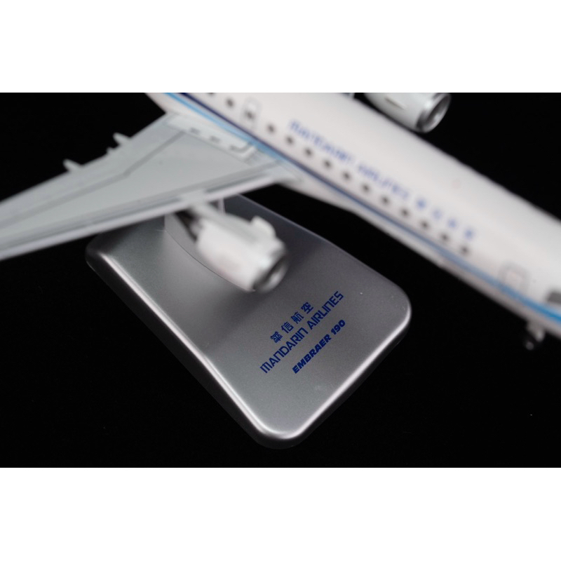 Hogan 1:200 華信航空ERJ-190 B-16821 Mandarin Airlines | 蝦皮購物