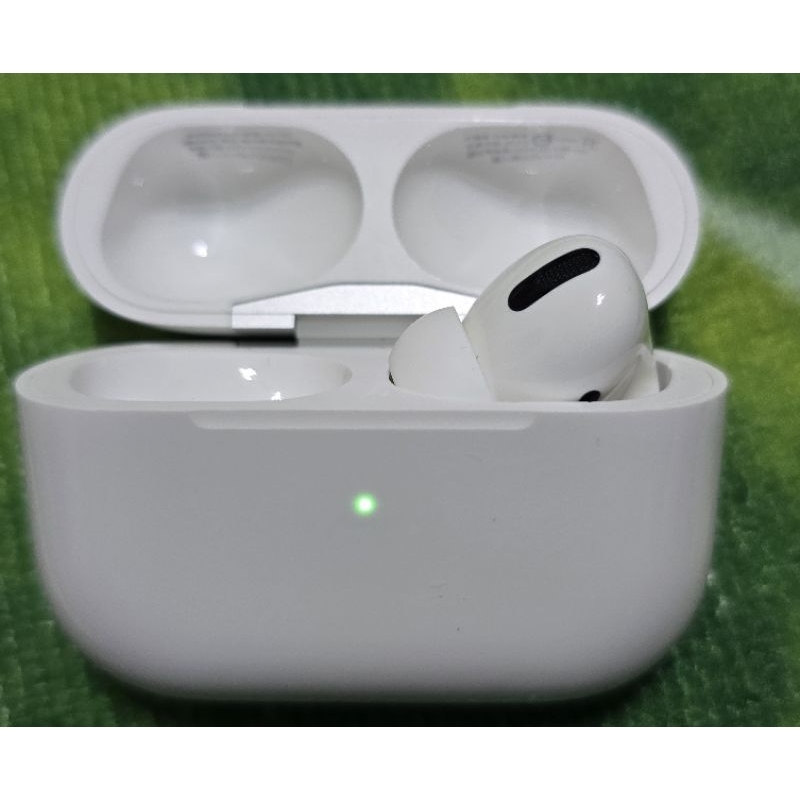 Apple Airpods Pro 第一代(A2083)。二手。左邊（L)遺失。販賣右邊及充電盒(A2190）。 | 蝦皮購物