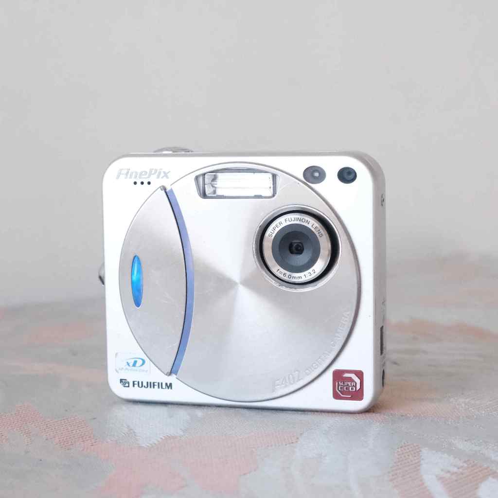 FUJIFILM finepix F402 CCDセンサー コンデジ 富士フイルム、xD-Picture Card対応のコンパクトデジカメ「FinePix F402」