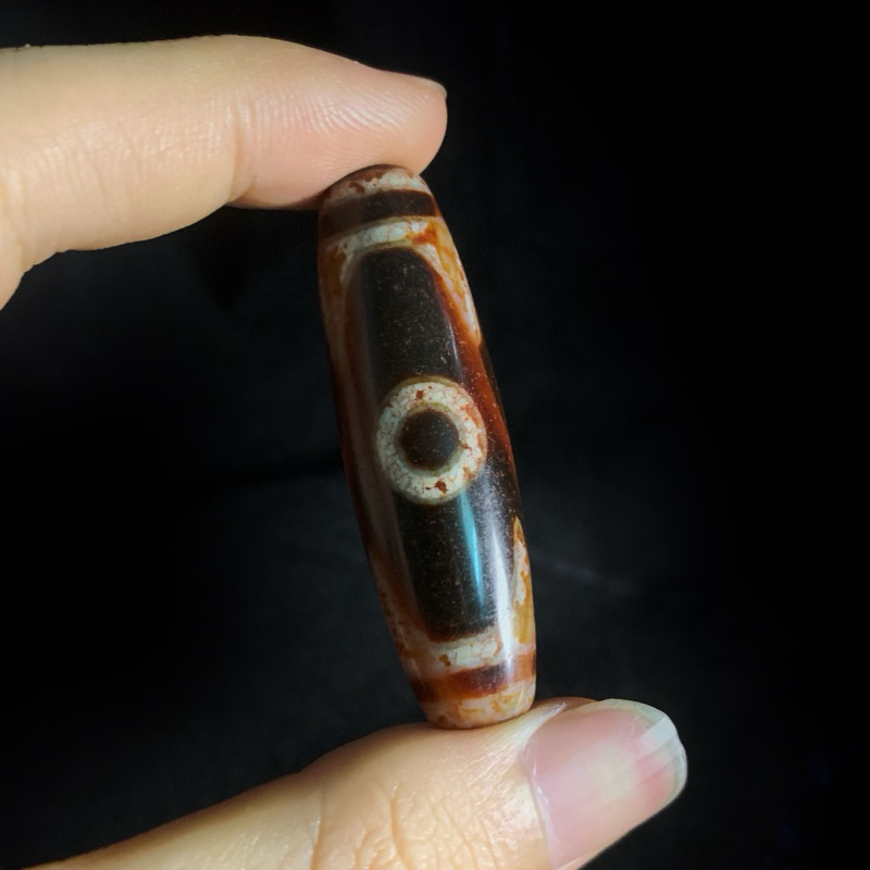 阿卡紅玉髓天珠 虎牙三眼天珠 西藏天珠 DIYdiy 配件 佛教神明 天然瑪瑙礦石 特殊圖騰 藏傳宗教 | 蝦皮購物