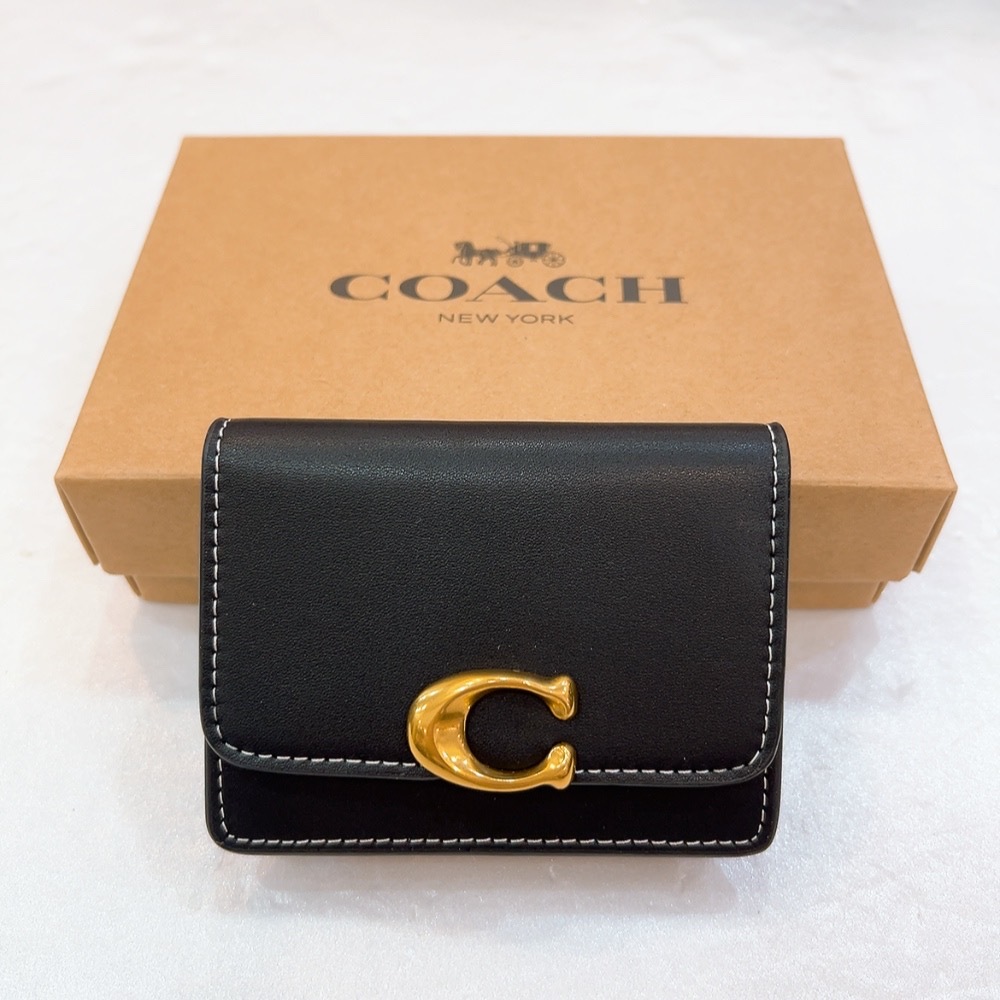 [小香風衣舖]全新現貨-CH825-COACH素色皮革卡包-黑金【美國outlet正品】 | 蝦皮購物