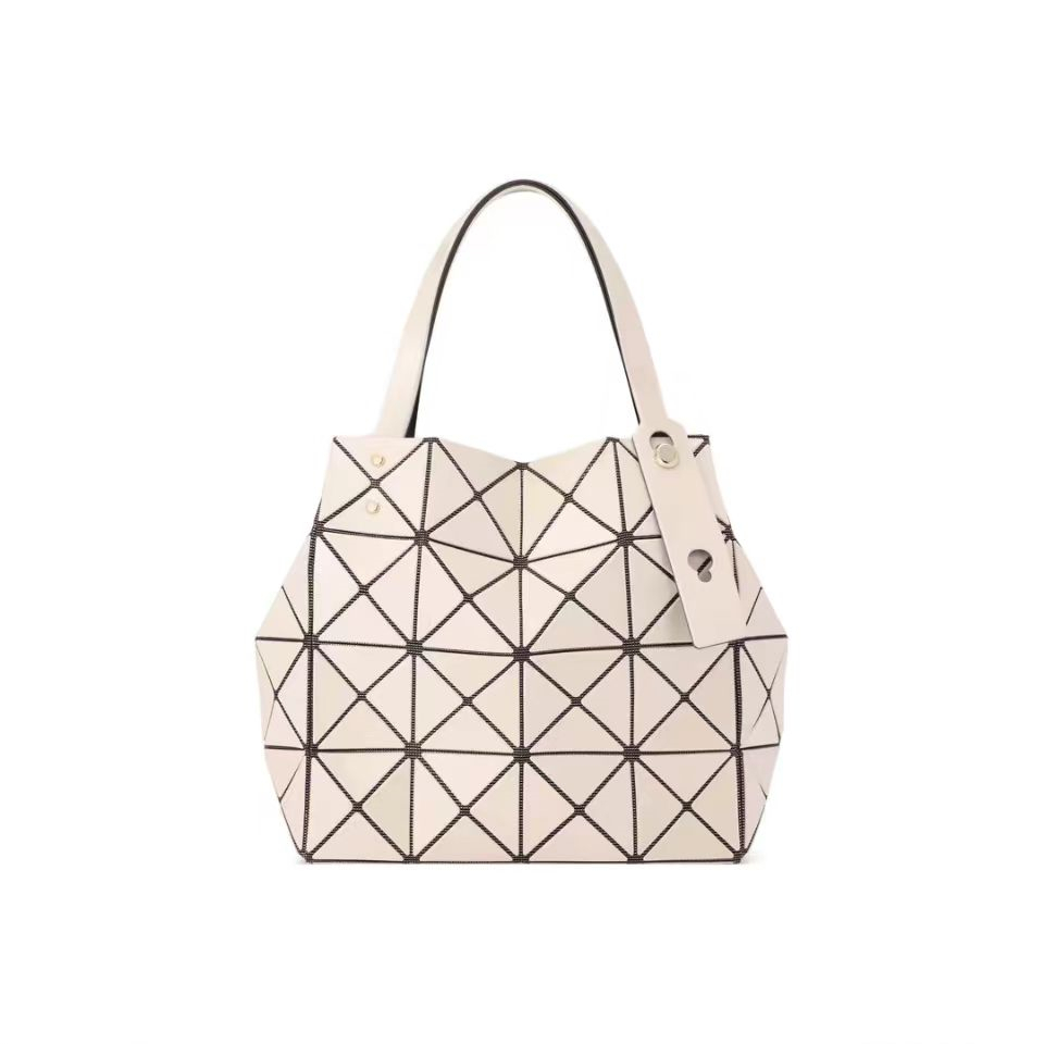 日本直郵 三宅一生 Issey Miyake BAOBAO CARAT 鑽石包 寶石包 手提包 菱格包 多形態 亮面奶茶