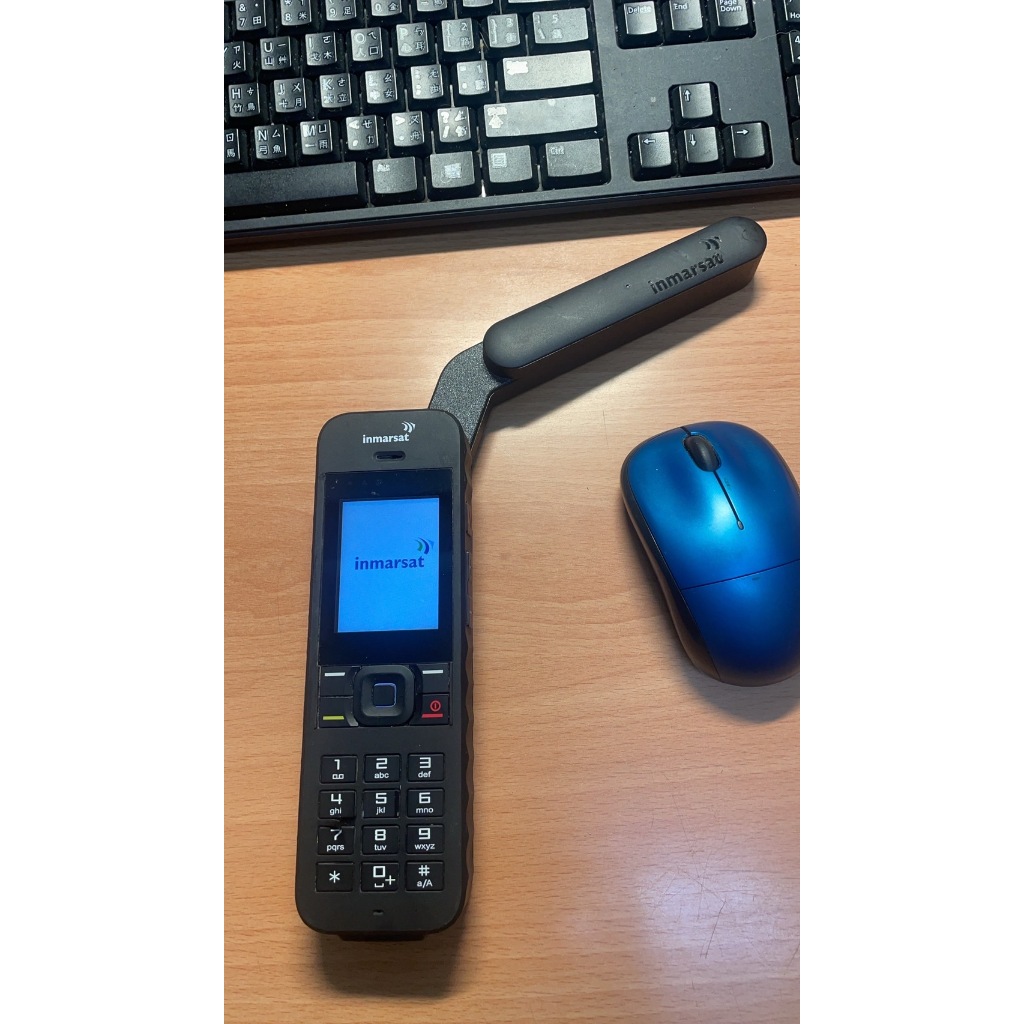 THURAYA XT-LITE 衛星電話　1台 Amazon.com: OSAT Thuraya XT-LITE Satellite Phone + 60-Unit