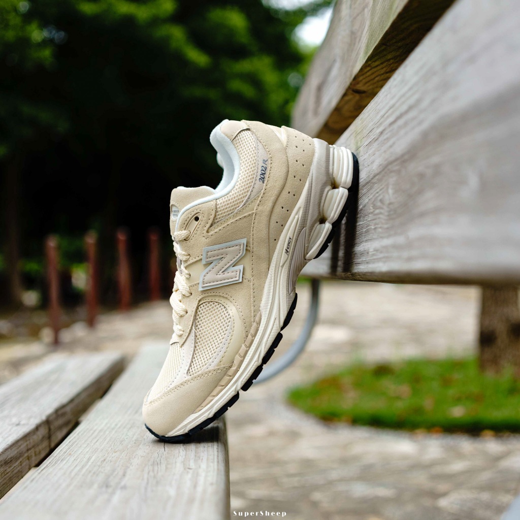 New Balance 2002R 復古 奶油底 D楦頭 女鞋 米杏色 M2002RFI | 蝦皮購物