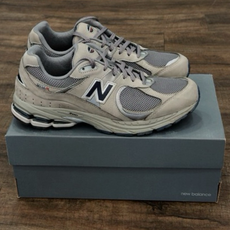new balance 2002RA 台灣公司貨 少穿故出售 鞋況良好 US 11 價格3500 誠可議 | 蝦皮購物
