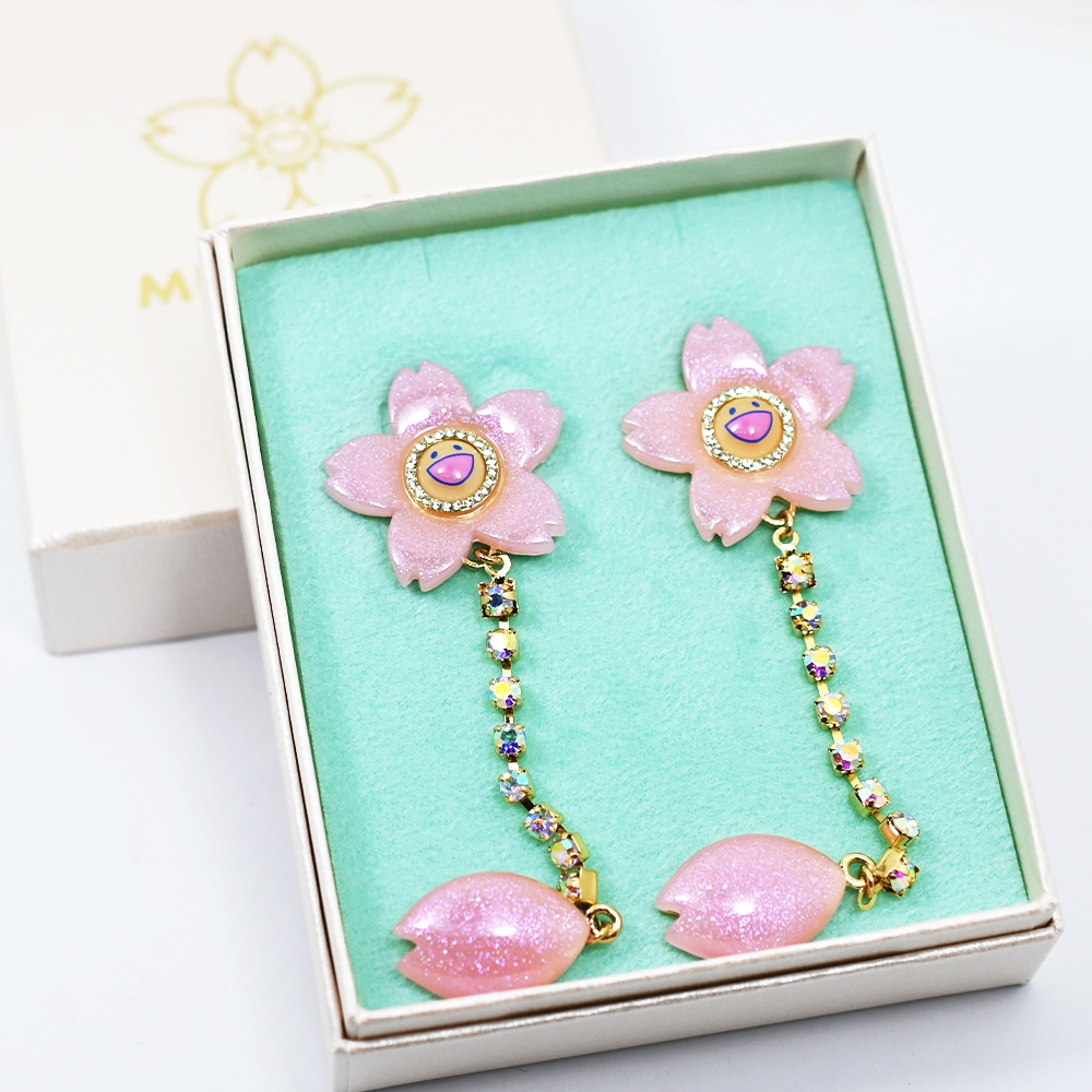 新品 村上隆＆Liquem ピンズ ギフトバッグ付 - メルカリ