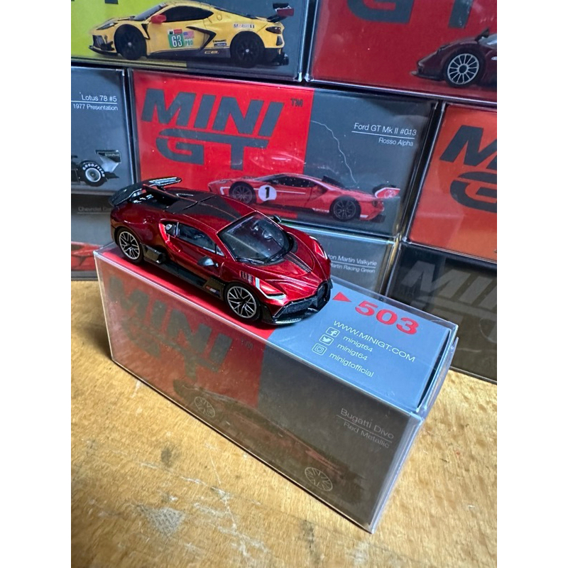 MINIGT 1:64 Model Car Bugatti Divo Sport Racing Metal Die-Cast Vehicle