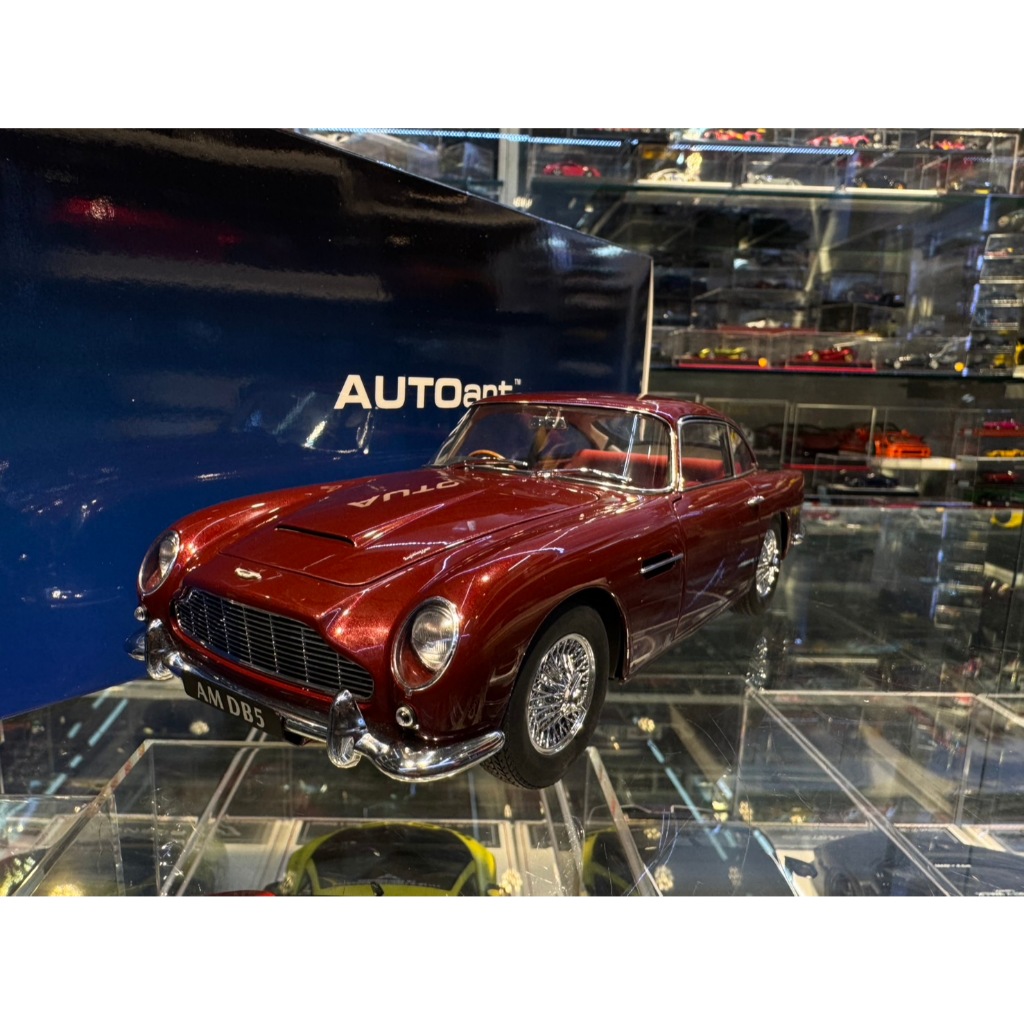 Diecast model cars Aston Martin DB5 1/18 AUTOart grün 1:18